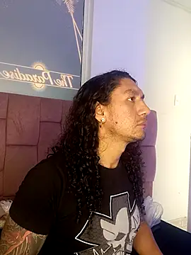 Snapshot of ErosyVenus69 chatting on November 12, 2025, 5:28 pm ErosyVenus69 online show from November 12, 2025, 5:28 pm