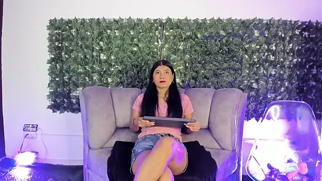 Snapshot of YeseniaRodriguez3 chatting on July 6, 2026, 12:56 pm YeseniaRodriguez3 online show from July 6, 2026, 12:56 pm