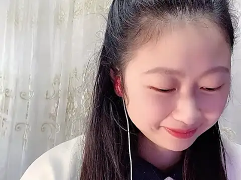 Snapshot of nuannuan35593 chatting on November 10, 2025, 11:48 am nuannuan35593 online show from November 10, 2025, 11:48 am