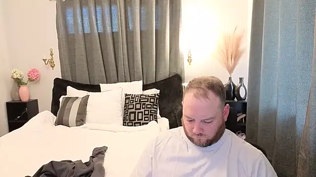 john clarisa online show from October 28, 2025, 4:35 am