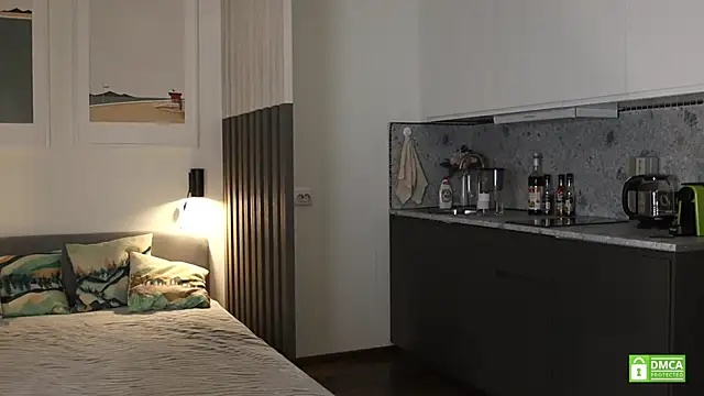 amelie shine online show from December 3, 2025, 11:53 am