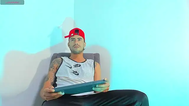 Snapshot of harold_777 chatting on November 7, 2025, 2:43 pm harold 777 online show from November 7, 2025, 2:43 pm