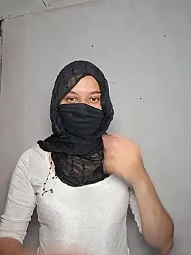 Snapshot of AmirahZahra_ chatting on October 31, 2025, 3:25 am AmirahZahra  online show from October 31, 2025, 3:25 am