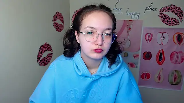 MissAriaa online show from December 4, 2025, 6:56 am