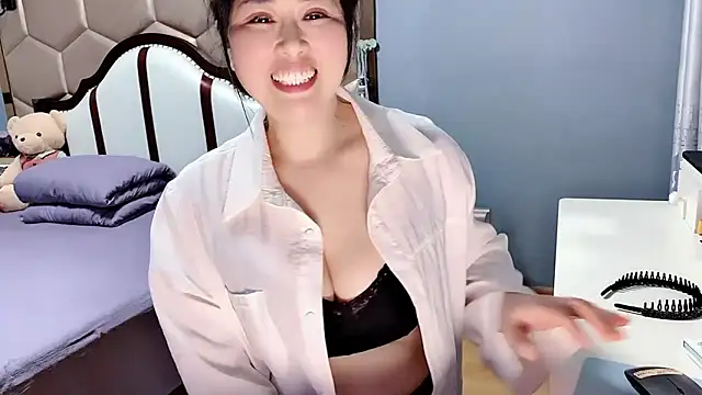 yaoyao22678 online show from February 9, 2026, 2:15 pm