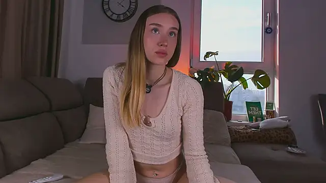 SugarSkye online show from April 14, 2026, 4:50 am