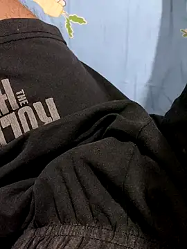 00000sl online show from November 22, 2025, 3:33 pm