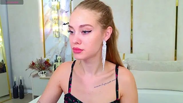 Rose Masson online show from November 3, 2025, 5:56 am