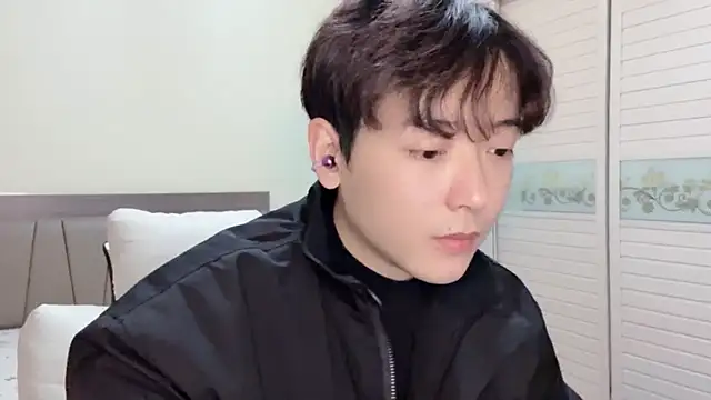 xiaoxiao1025 online show from November 20, 2025, 1:56 pm