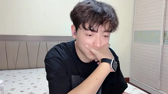 xiaoxiao1025 online show from November 8, 2025, 11:03 am