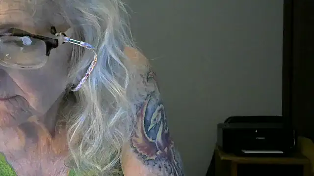 Snapshot of JoleneDelacroix chatting on November 15, 2025, 4:27 am JoleneDelacroix online show from November 15, 2025, 4:27 am