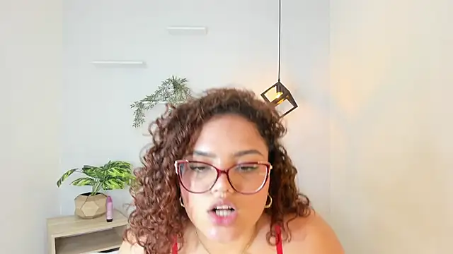 naomy whast online show from October 28, 2025, 2:16 pm