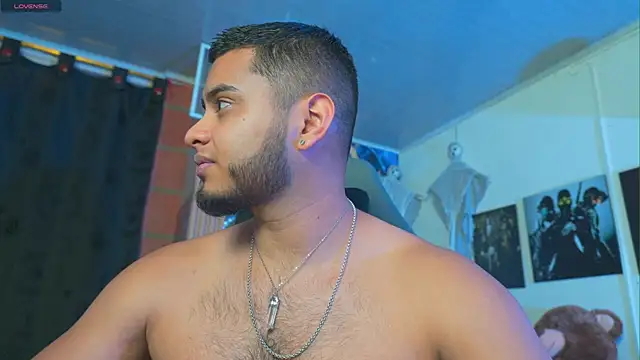 Snapshot of Tiler_wolker chatting on February 3, 2026, 6:22 am Tiler wolker online show from February 3, 2026, 6:22 am