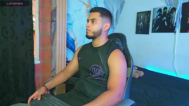 Tiler wolker online show from November 6, 2025, 10:25 pm