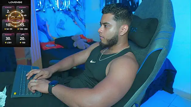 Tiler wolker online show from April 4, 2026, 11:55 pm