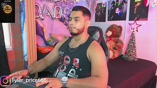 Snapshot of Tiler_wolker chatting on December 21, 2025, 9:04 pm Tiler wolker online show from December 21, 2025, 9:04 pm