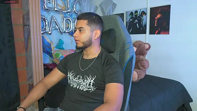 Snapshot of Tiler_wolker chatting on January 13, 2026, 2:48 am Tiler wolker online show from January 13, 2026, 2:48 am