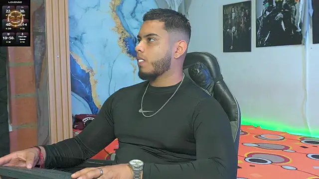 Tiler wolker online show from November 25, 2025, 2:45 am