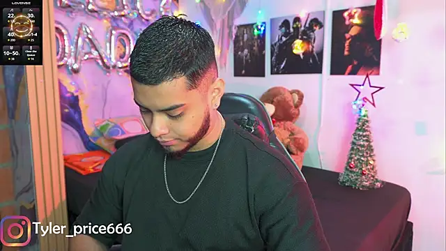 Snapshot of Tiler_wolker chatting on December 20, 2025, 4:37 am Tiler wolker online show from December 20, 2025, 4:37 am