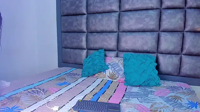 Sasha Picot17 online show from December 1, 2025, 3:07 am