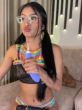 Snapshot of saragrey77 chatting on November 26, 2025, 2:17 pm saragrey77 online show from November 26, 2025, 2:17 pm