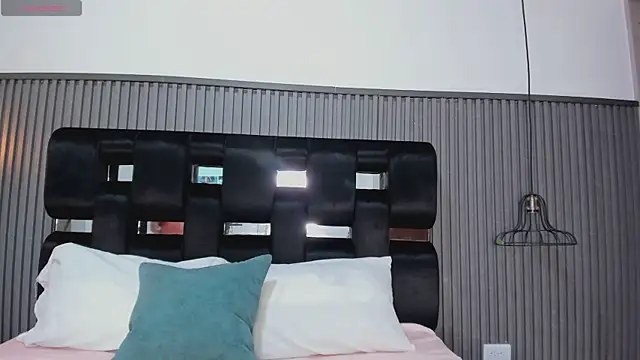 NhoanBrunette online show from January 12, 2026, 2:02 pm