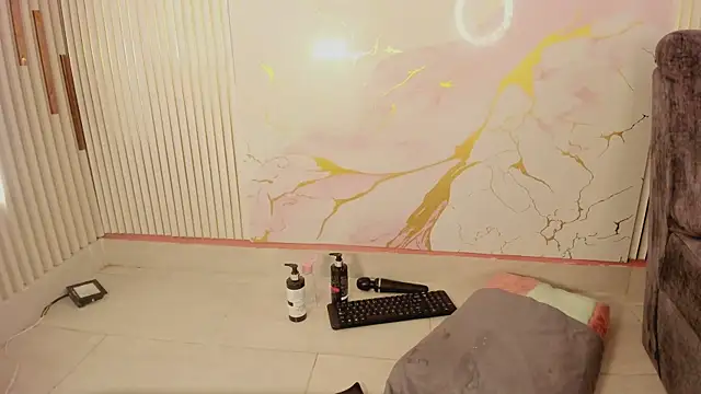 Snapshot of NhoanBrunette chatting on April 15, 2026, 7:58 pm NhoanBrunette online show from April 15, 2026, 7:58 pm