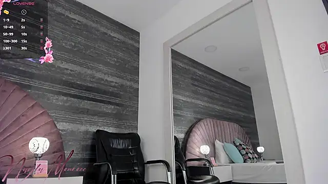 Snapshot of Nayla_Monroee chatting on June 9, 2026, 8:10 pm Nayla Monroee online show from June 9, 2026, 8:10 pm