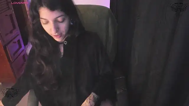 ghostwomaan online show from March 5, 2026, 10:12 am