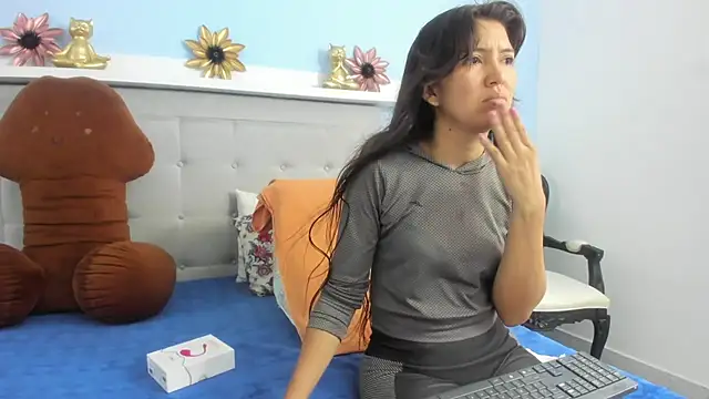 tammy sex25 online show from May 31, 2026, 11:38 am