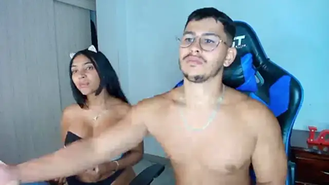 sophia and alex online show from November 21, 2025, 11:59 pm