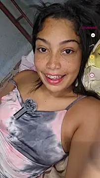 aleexacandy online show from May 17, 2026, 2:39 pm