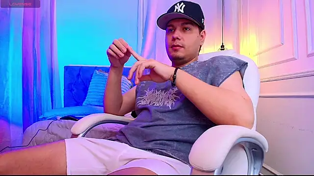 Snapshot of MasonHeat chatting on November 8, 2025, 1:53 am MasonHeat online show from November 8, 2025, 1:53 am