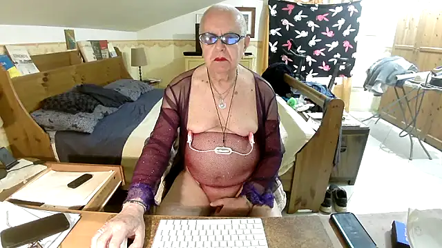 Snapshot of Sissypat53 chatting on May 10, 2026, 7:56 am Sissypat53 online show from May 10, 2026, 7:56 am