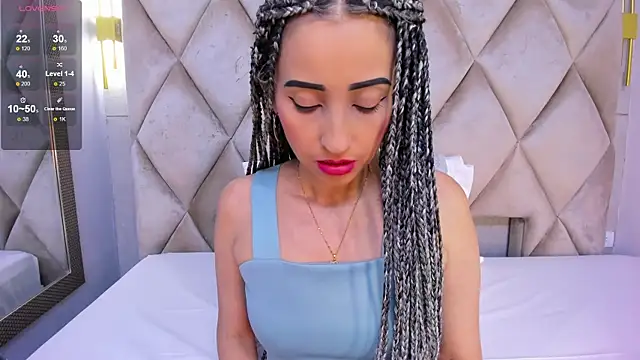 violett rabbit  online show from November 21, 2025, 8:30 pm