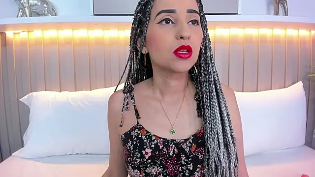 violett rabbit  online show from November 12, 2025, 8:23 pm