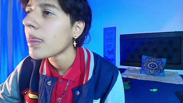 Ghost  Girl  online show from November 11, 2025, 1:44 am