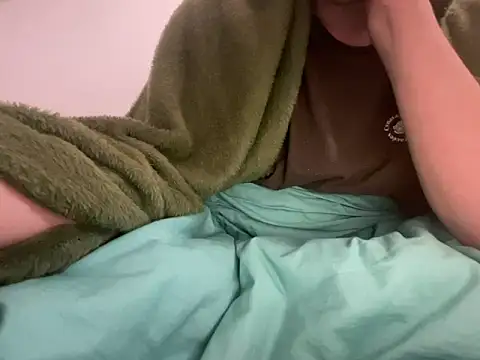 Snapshot of Lenouveau- chatting on January 6, 2026, 12:53 pm Lenouveau- online show from January 6, 2026, 12:53 pm