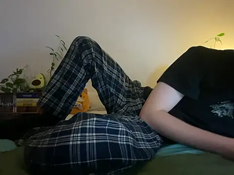 Snapshot of Lenouveau- chatting on January 13, 2026, 9:30 pm Lenouveau- online show from January 13, 2026, 9:30 pm