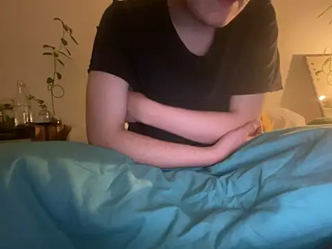 Snapshot of Lenouveau- chatting on January 7, 2026, 10:59 pm Lenouveau- online show from January 7, 2026, 10:59 pm