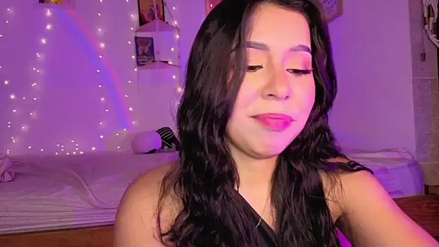 Miia330 online show from November 5, 2025, 7:11 am