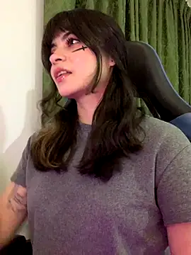 Annagoth  online show from December 3, 2025, 2:01 am