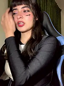 Snapshot of Annagoth_ chatting on January 14, 2026, 11:14 am Annagoth online show from January 14, 2026, 11:14 am