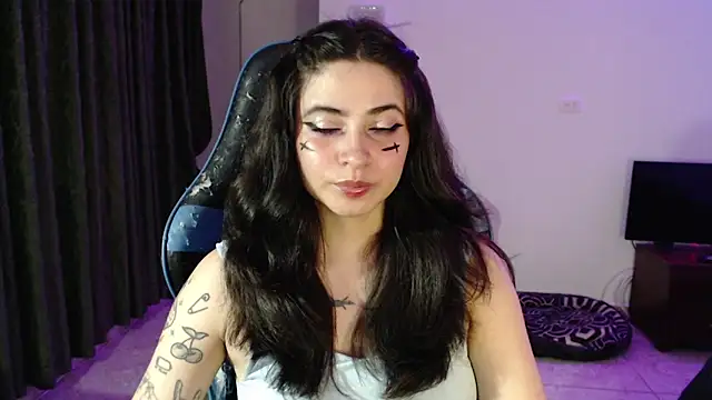 Snapshot of Annagoth_ chatting on June 23, 2026, 1:58 am Annagoth online show from June 23, 2026, 1:58 am