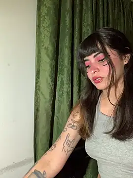 Snapshot of Annagoth_ chatting on February 14, 2026, 11:27 pm Annagoth online show from February 14, 2026, 11:27 pm