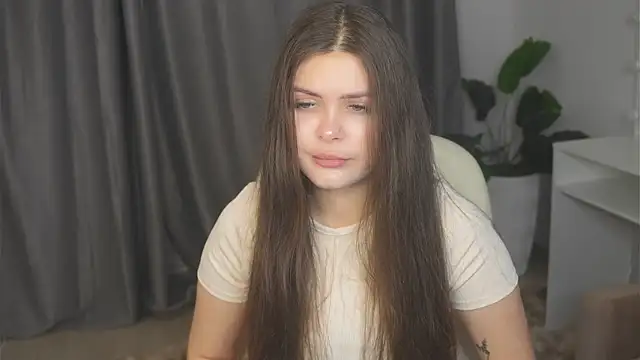 Snapshot of AdelinaIbraham chatting on October 31, 2025, 2:46 pm AdelinaIbraham online show from October 31, 2025, 2:46 pm