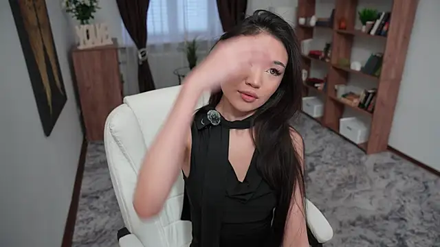 OnieClose online show from December 5, 2025, 7:51 am