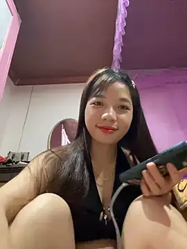 Zlienr023 online show from November 10, 2025, 11:32 pm