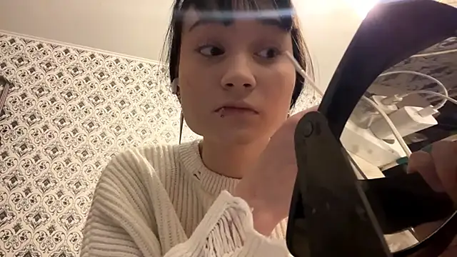 SofiaDreams09 online show from November 1, 2025, 3:17 pm