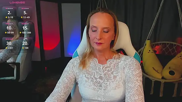 ScarlettPalmer online show from November 26, 2025, 10:15 am